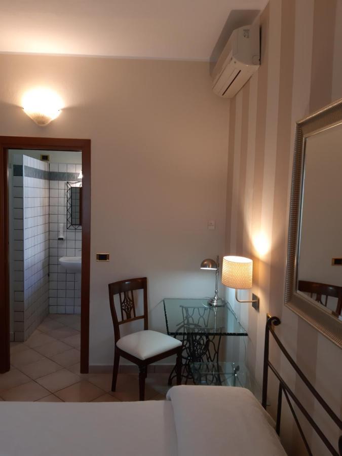 Sweet House Only Rooms Peschiera del Garda Exterior foto